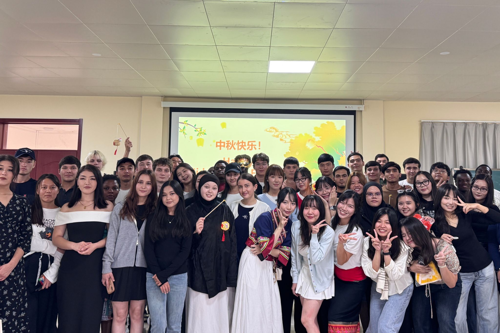 国际教育天行体育官方网站组织国际学生开展“情满中秋 谊连四海”活动