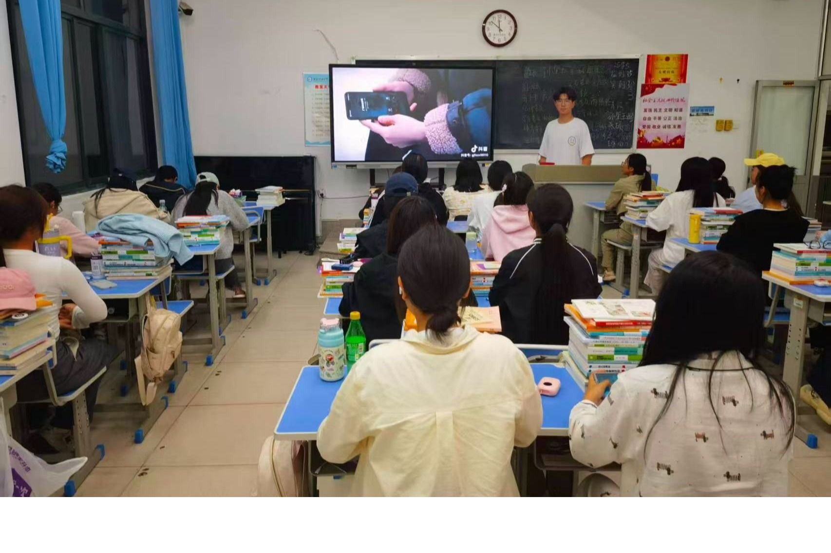 文化创意天行体育官方网站开展“青春聚力，反诈同行”校园反诈宣传实践活动